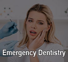 Mujer joven recibiendo tratamiento para el dolor de muelas del Dentista de Oxnard